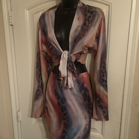 Two piece - Picture 2 of 2